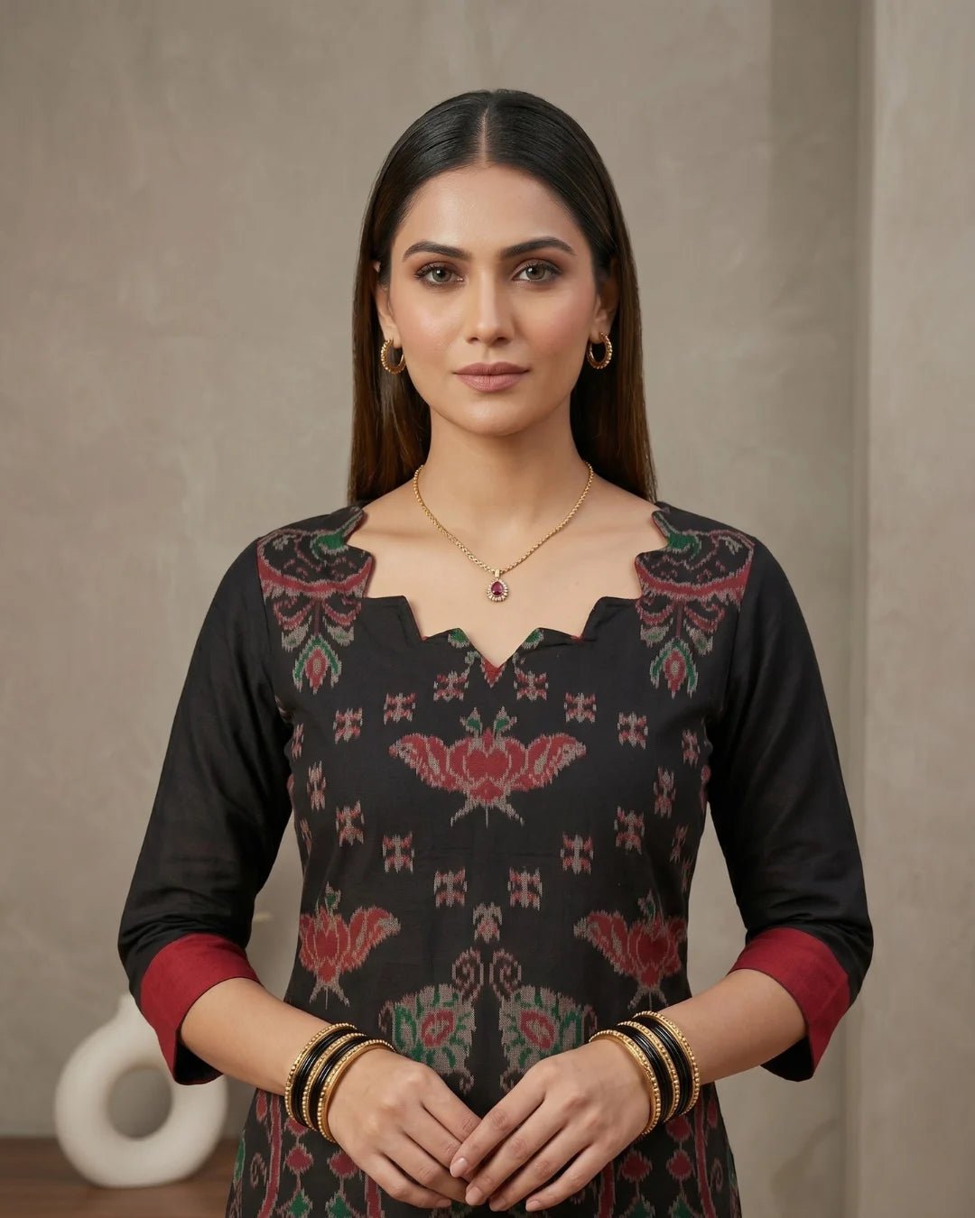 Mrnalika Black Sambalpuri Handloom Kurti Set - PINDHAN