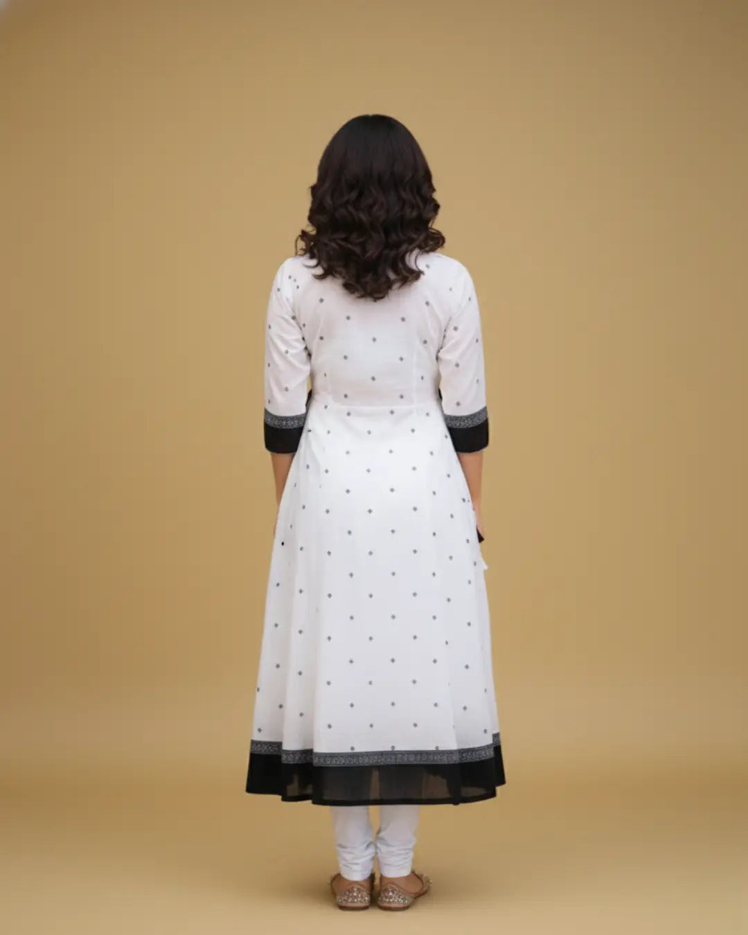 Aarini, Black & White Sambalpuri Handwoven Cotton Gown